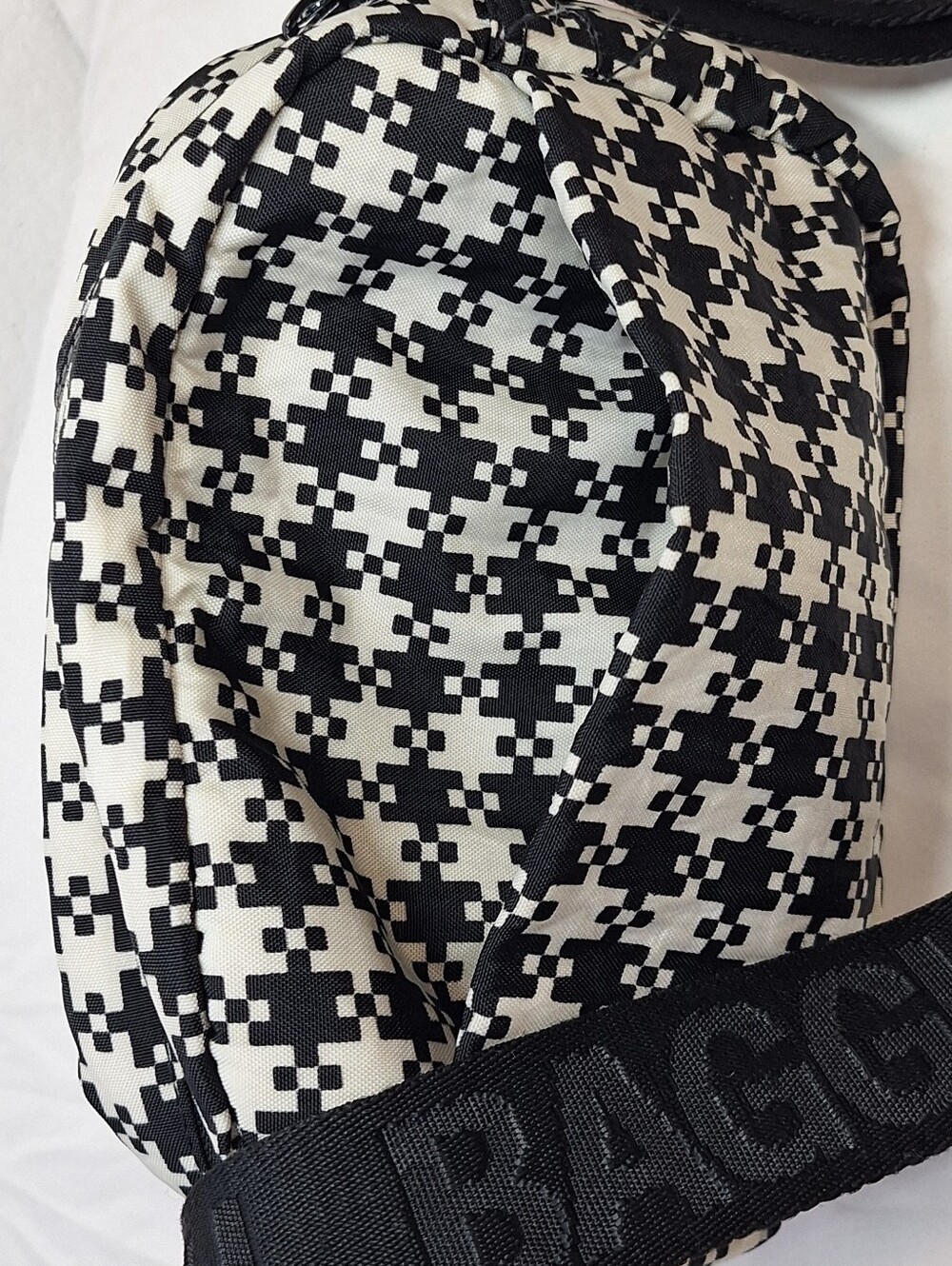 BAGGU Camera Crossbody Black White Pixel Gingham Check Rare HTF Discontinued - Picture 4 of 7